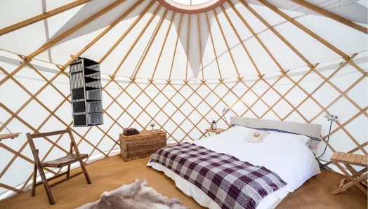 Super-Luxury-Yurt-Resized