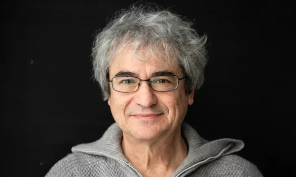 Carlo-Rovelli-HowTheLightGetsIn-Hay-2025