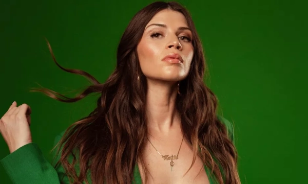 Katie-Green-HowTheLightGetsIn-Hay-2024