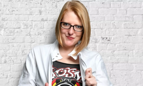 Robyn-Perkins-Stand-Up-Top-Secret-Comedy-Club-Covent-Garden-London-Live-Stand-Up-Comedy-at-the-Best-Rated-Comedy-Club-In-London-Comedy-