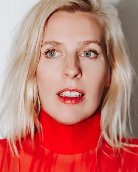 Sara  Pascoe